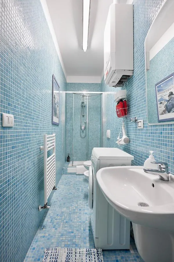 Silent And Cosy Apartment Free Netflix And Disney Plus Bologna 0*,  Italy